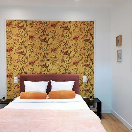 Appartamento Modern Renovated With A Touch Of Gilded Glamour Parigi